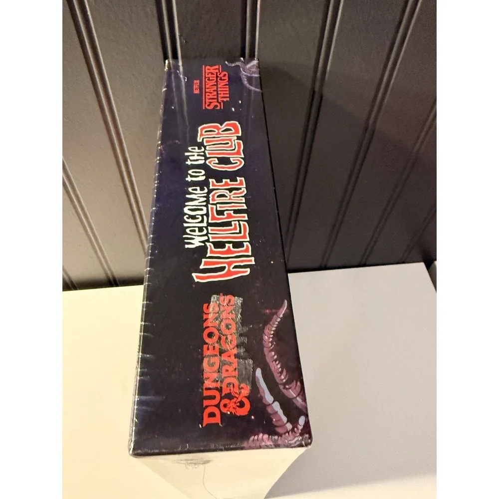 Dungeons and Dragons:  Welcome to the Hellfire Club - Stranger Things  - NEW